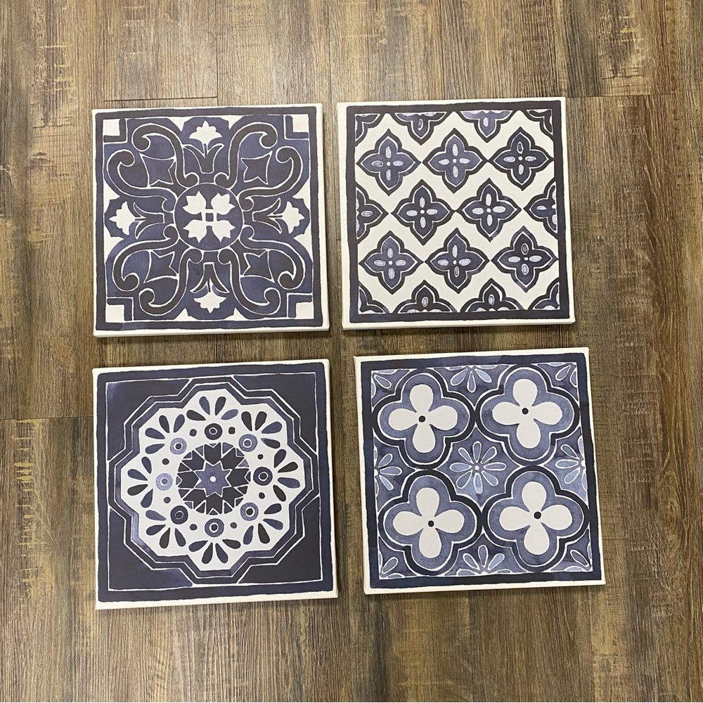 Set of 4 Blue‎ and White Decorative Wall Art/Decor